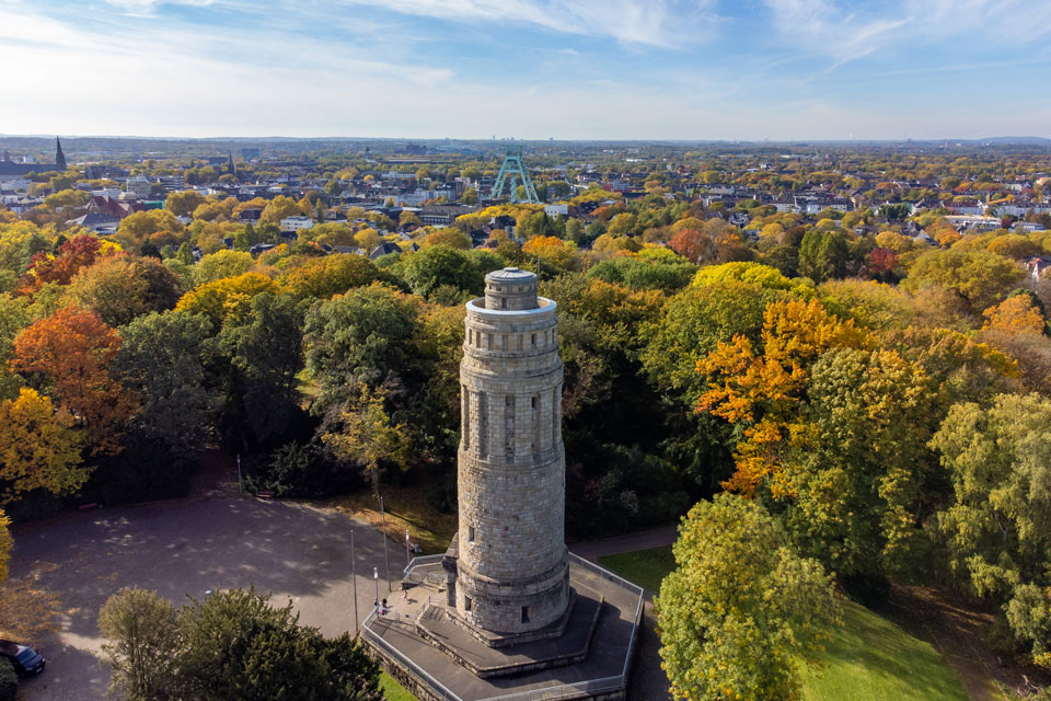 Die Luftaufnahme zeigt den Bismarckturm in Bochum (Foto: Lutz Leitmann/Stadt Bochum)