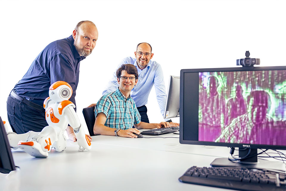 Prof. Dr. Jörg Frochte und sein Team (Foto: Martin Leclaire)