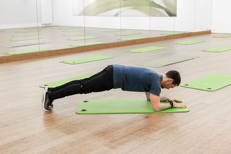 Fitnessübung Planke Foto: Marcel Kusch