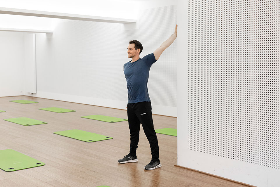 Fitnessübung Recken und Strecken Foto: Marcel Kusch