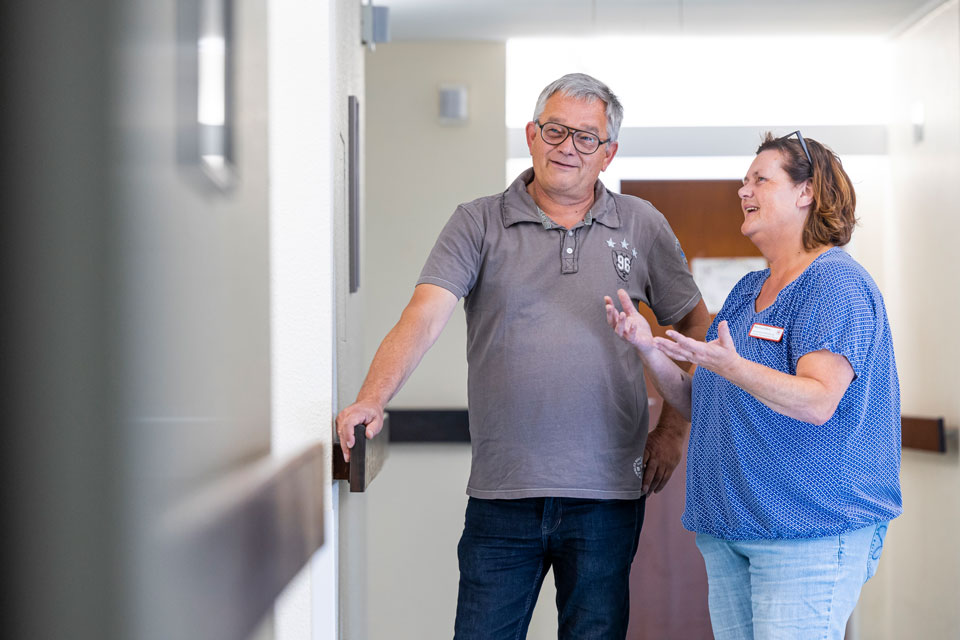 Szene im Pflegeheim Haus der Generationen Bochum-Weitmar (Foto: Sascha Kreklau)
