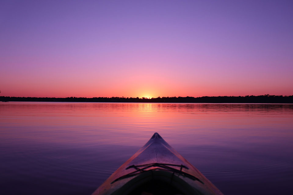 Tageswechsel im See (Foto: Verozara/iStock)