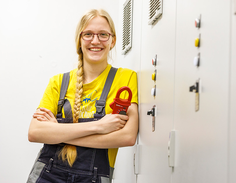 Elektronikerin: Auszubildende bei den Stadtwerken (Foto: Martin Leclaire)