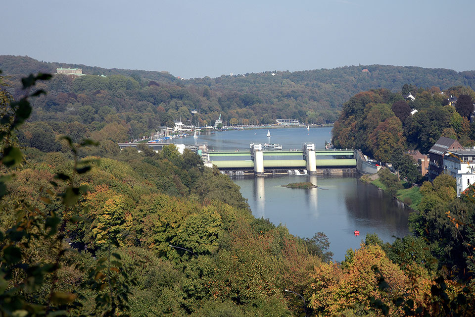 Blick auf den Baledenysee  (Foto: Denis Barthel/Wikipedia Creative Commons)