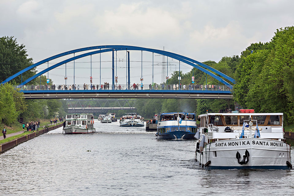 Schiffsparade auf dem Herner Kulturkanal (Foto: Volker Wiciok/rvr)