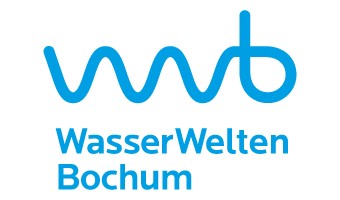 Logo der WasserWelten Bochum, zeigt stilisierte blaue Wellenlinie und Buchstaben WWB über dem Text "WasserWelten Bochum" in blauer Schrift.